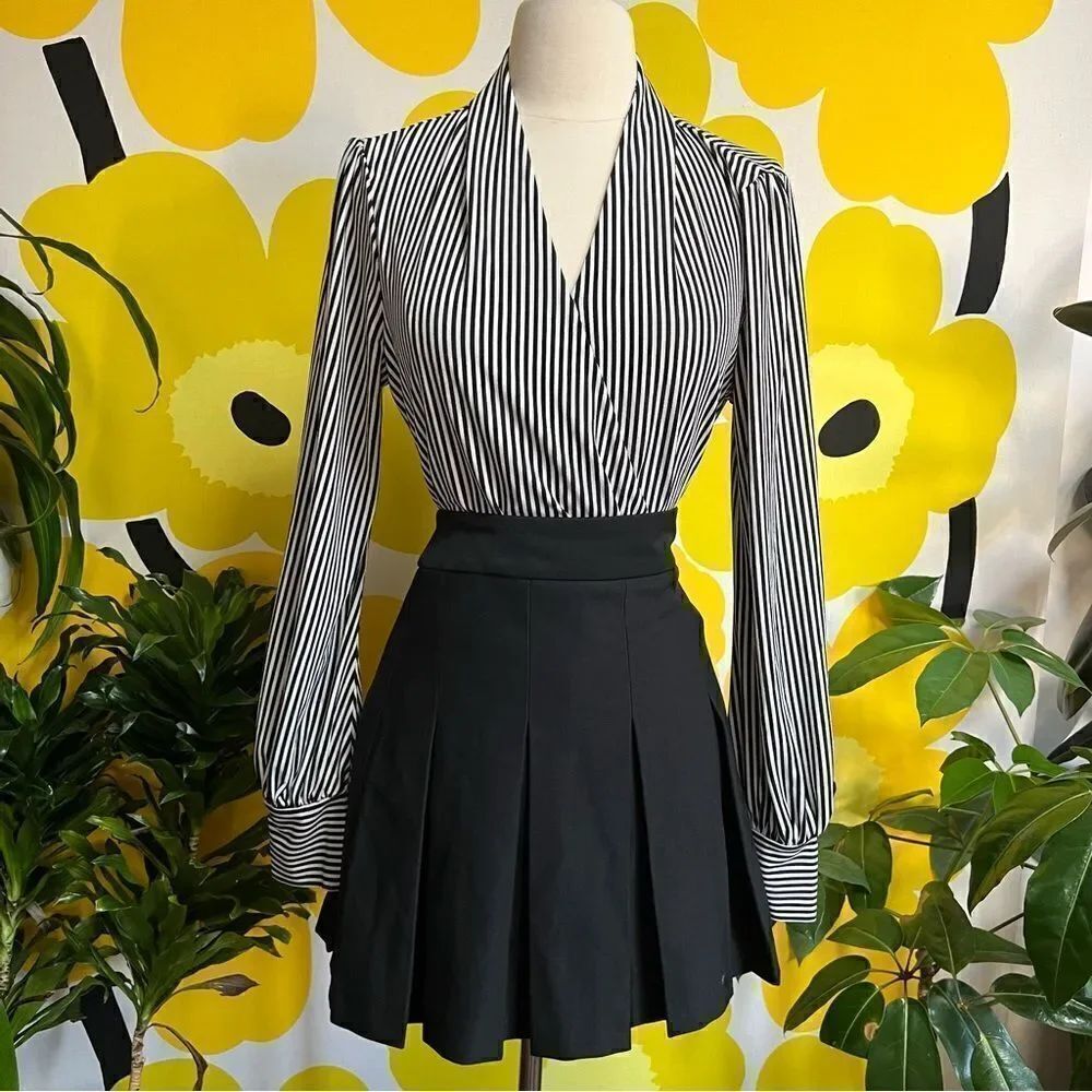 Chic Black and white Draped V-Neck Dress Blouse